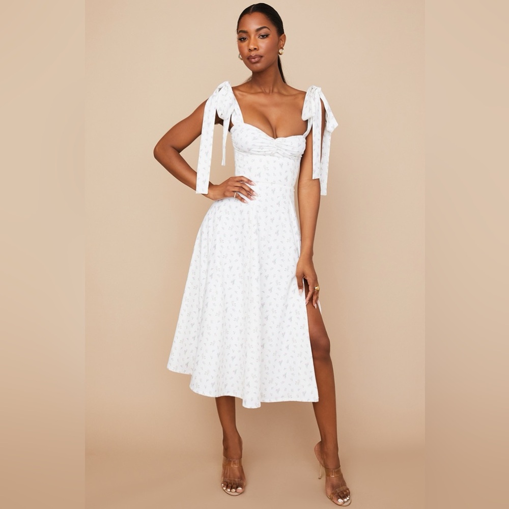 HOUSE OF CB ALICIA
White Floral Midi Sundress